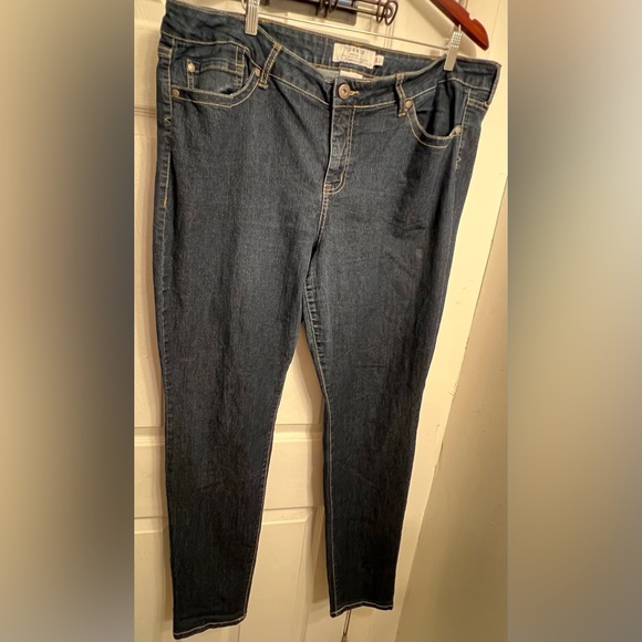 Torrid Size 24T Dark Wash Skinny Jeans - Picture 1 of 5